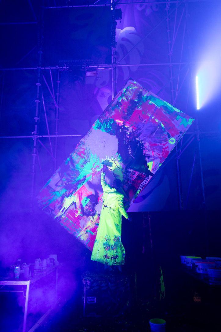 Performance UV inmersiva